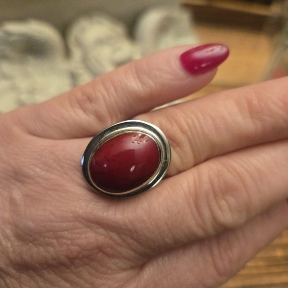 Elegant Silver and Red Women's Ring - Picture 3 of 4